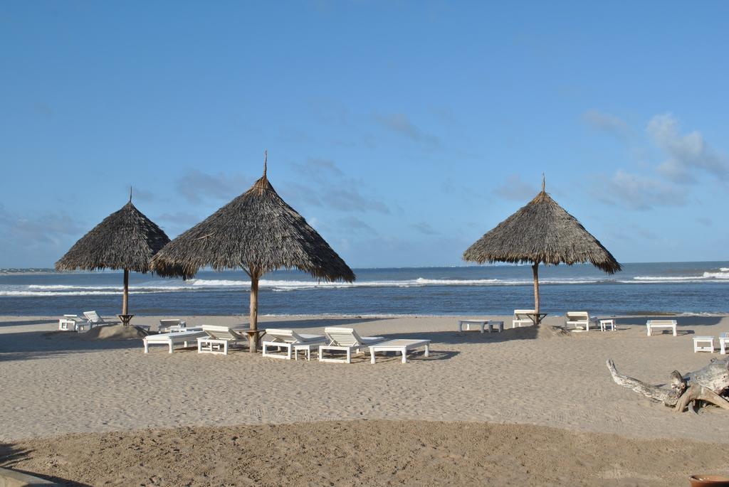Kola Beach Resort Mambrui Bagian luar foto