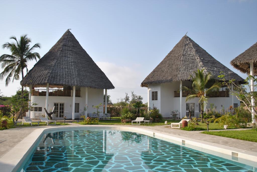 Kola Beach Resort Mambrui Bagian luar foto