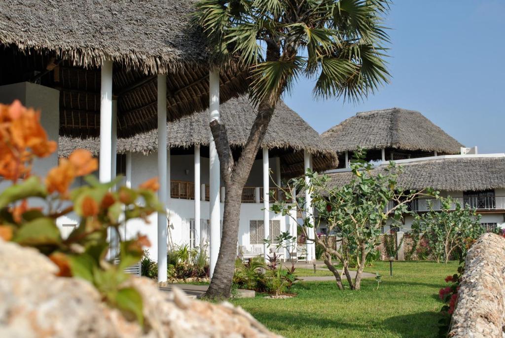 Kola Beach Resort Mambrui Ruang foto