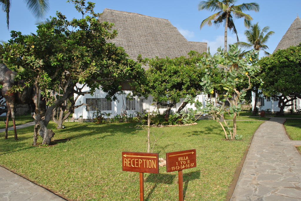 Kola Beach Resort Mambrui Ruang foto