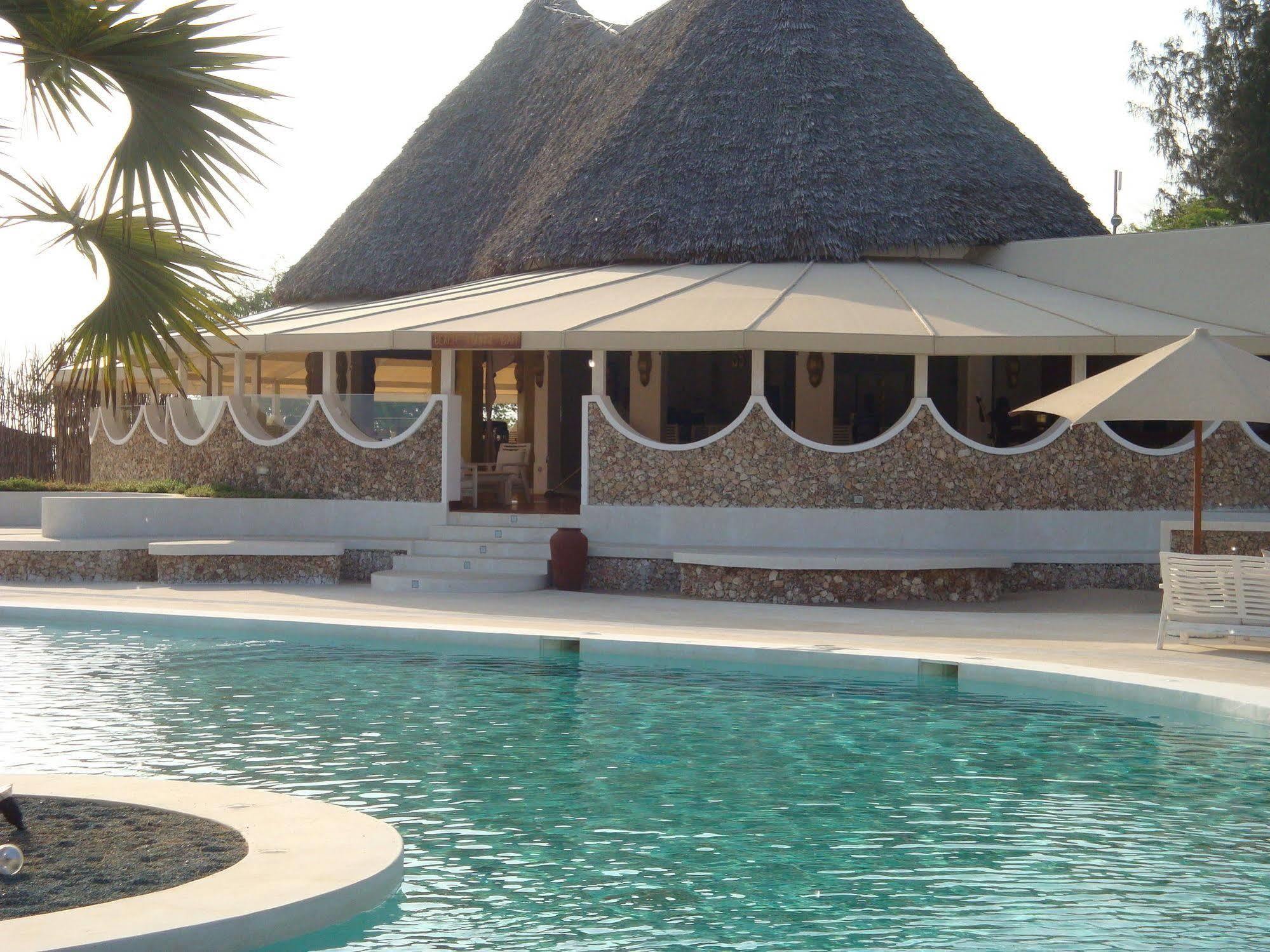 Kola Beach Resort Mambrui Bagian luar foto