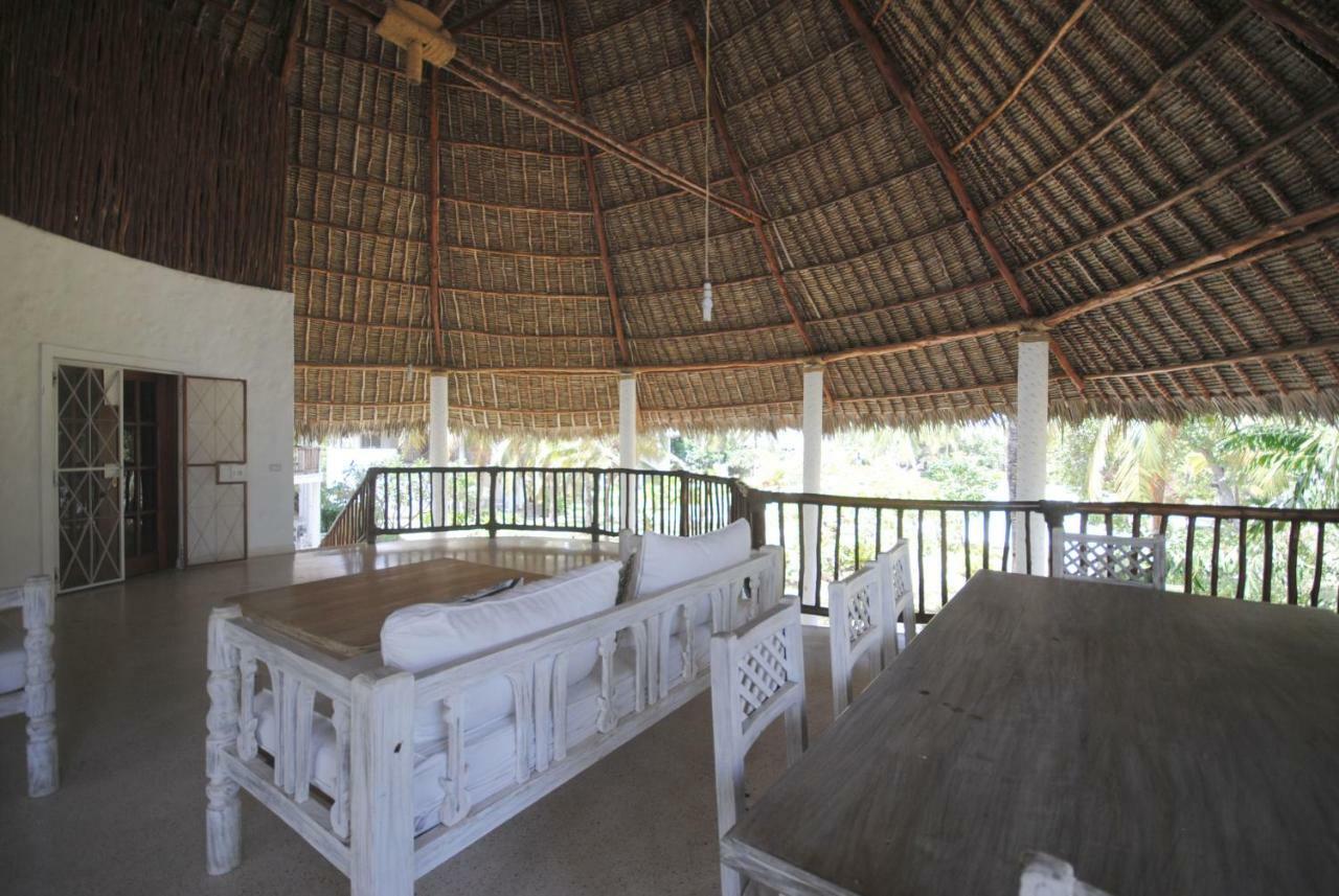 Kola Beach Resort Mambrui Bagian luar foto